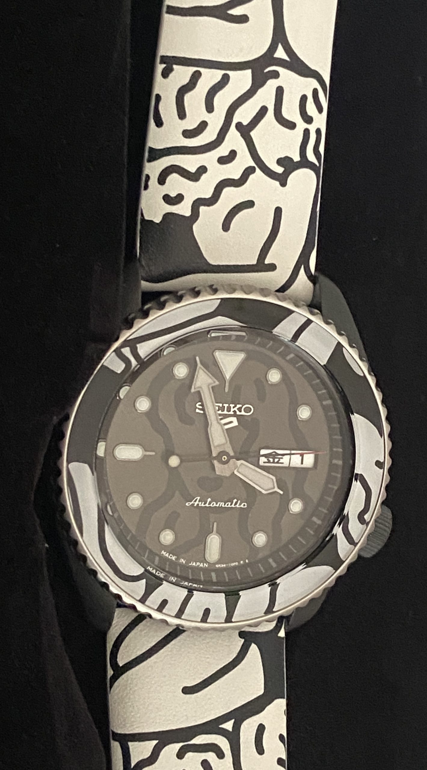 Seiko 5 Sports Moai Collaboration SBSA123 Limited Edition - Image 9