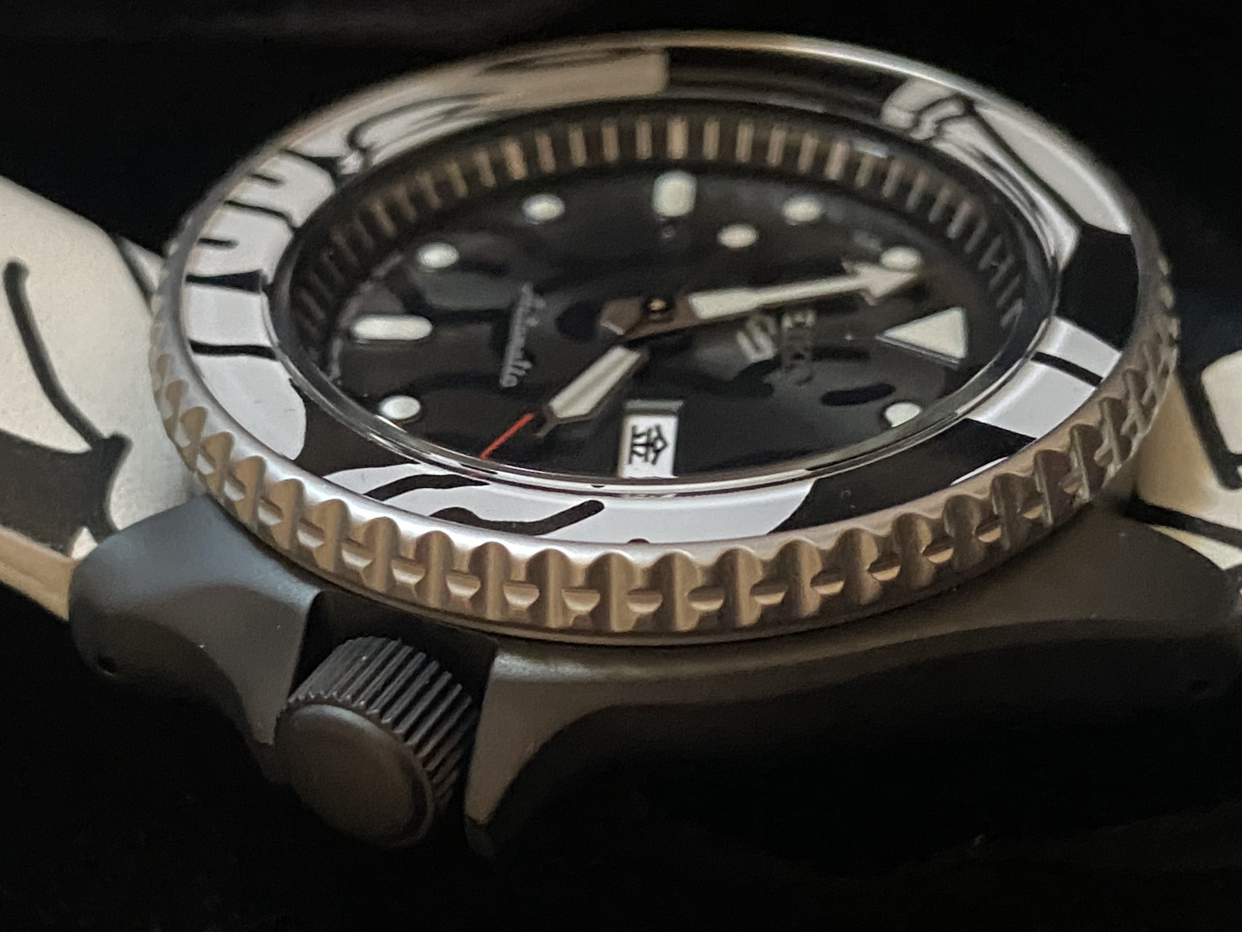 Seiko 5 Sports Moai Collaboration SBSA123 Limited Edition - Image 12