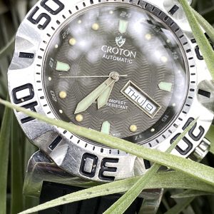 Croton Vortex 26 Jewels Automatic Swiss Watch 200m 45mm Rare