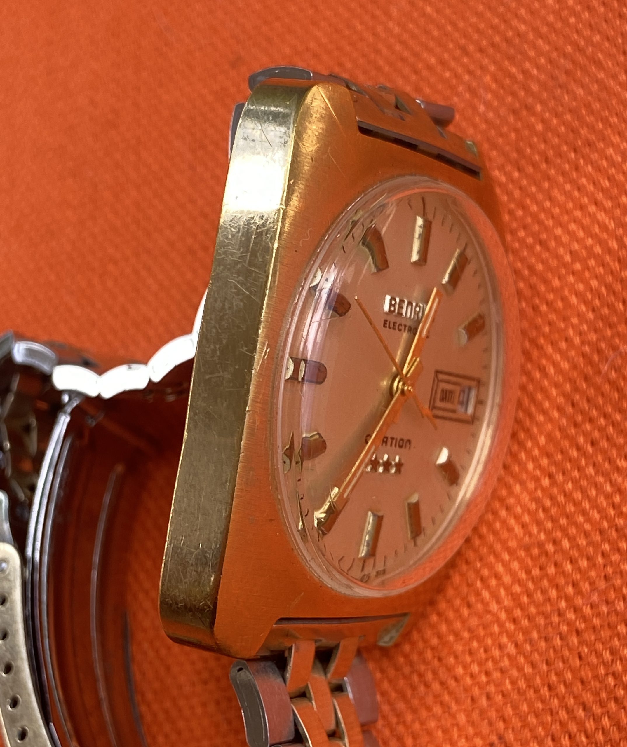 Vintage Benrus Swiss Electronic Citation 3 Star Watch Gold Tone 36mm - Image 3